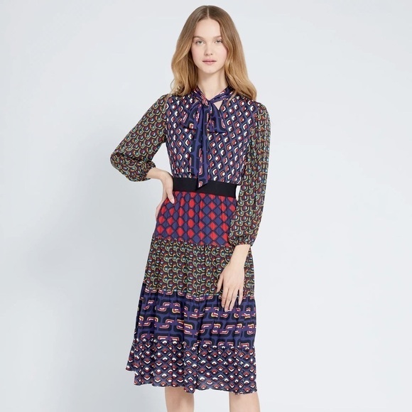 Alice+Olivia Karolina Blouson Sleeve Midi Dress in Mod Moon 2 - Picture 6 of 15